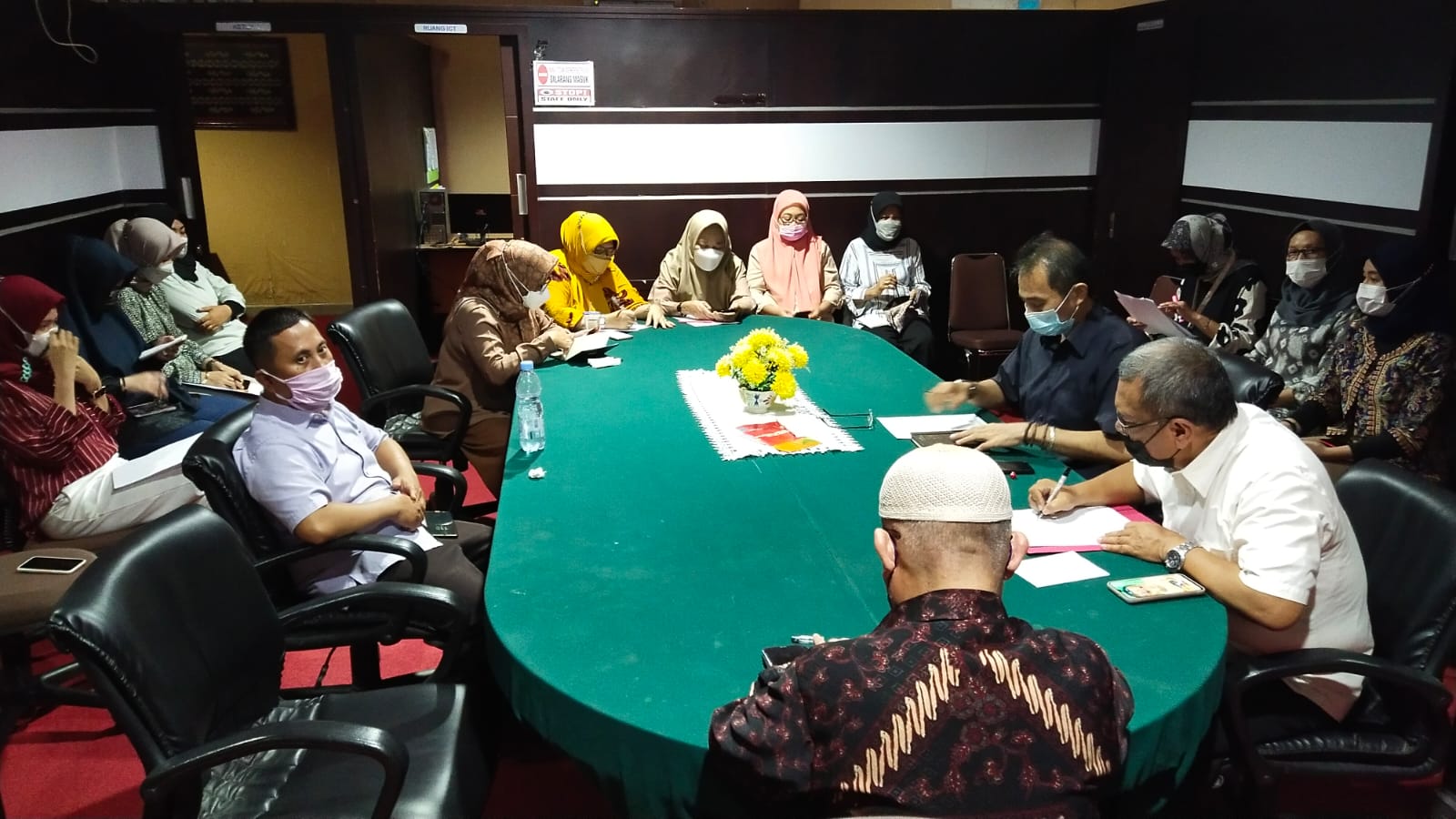 Rapat Staff Dan Dosen Setiap Bulan 